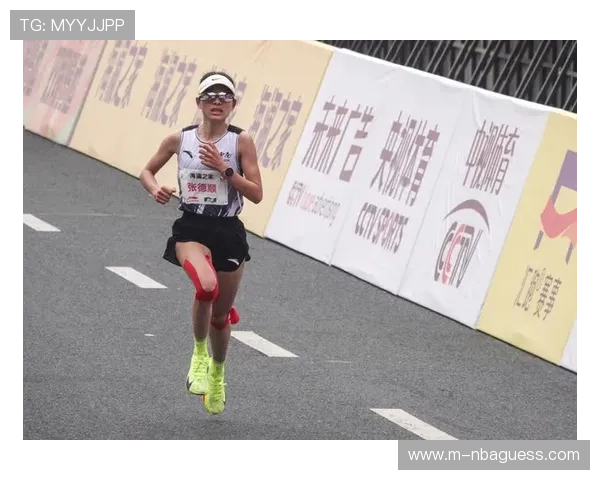 张德顺马拉松卫冕瞬间,冲线时刻激动落泪 张德顺马拉松卫冕瞬间,冲线时刻激动落泪